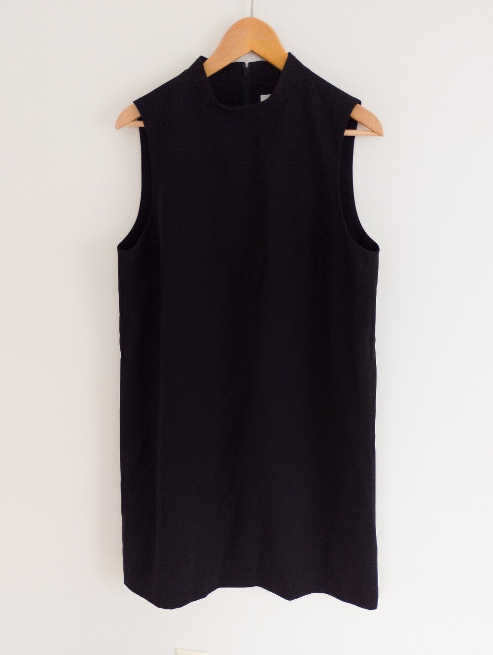 Contemporaine Simons Black Mock Neck Sleeveless Shift Dress Size 12 LBD